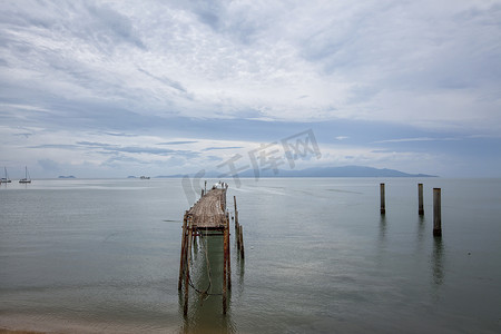 波普风撞色摄影照片_渔人村波普海滩，苏梅岛，泰国