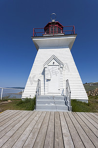 芬迪湾的 Cape Enrage 灯塔