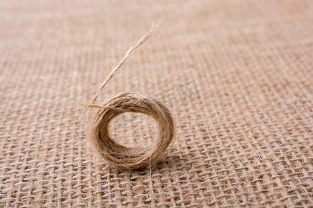 棕色麻绳卷