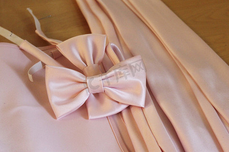 粉色缎面领带