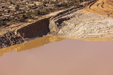 大采石场的死水照片