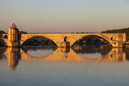 阿维尼翁罗纳河上的圣贝内泽桥