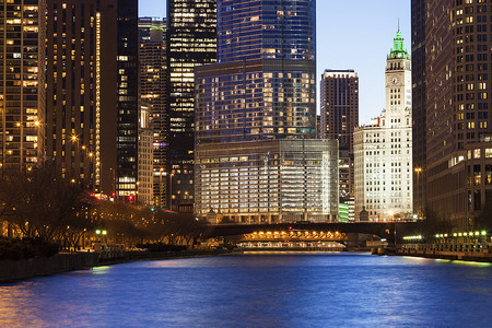 沿河的芝加哥建筑学