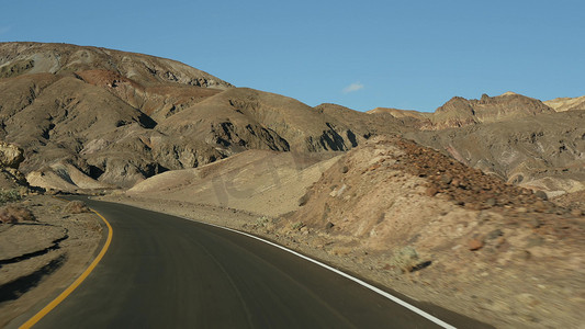 前往美国加利福尼亚州死亡谷的公路旅行，Artists Palette drive。