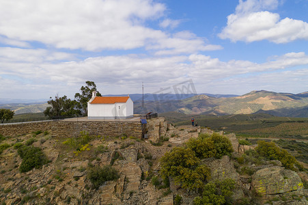 从圣加布里埃尔观点的 Castelo Best 无人机视图，在葡萄牙