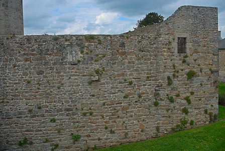 中年堡垒防御石墙的一部分
