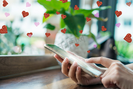在智能手机社交网络在线社区中手写情书电子邮件与社交媒体情书邮件发送图标情人节。