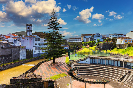 Ribeira Grande，圣米格尔，亚速尔群岛，葡萄牙的全景城市景观。