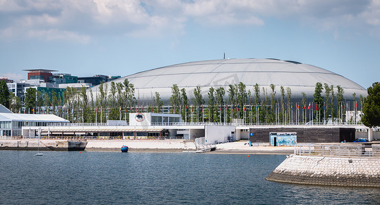 蓝色晶格晶格摄影照片_葡萄牙里斯本 Altice Arena 展厅景观