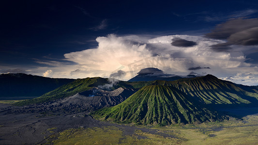 布罗莫山火山景观