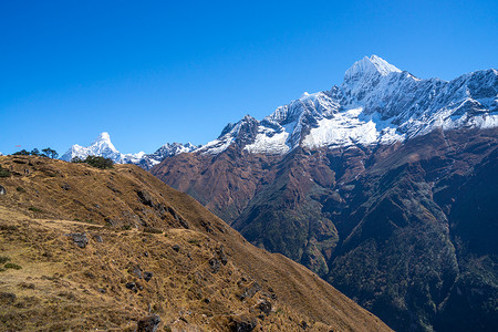 洛子峰摄影照片_珠穆朗玛峰、洛子峰和阿玛达布拉姆峰