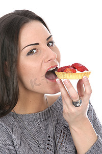 吃草莓馅饼的女人