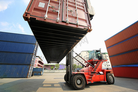 行业广告摄影照片_物流运输行业集装箱货物港口船场仓储装卸。