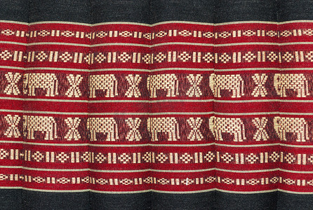 大象图案红色泰式抱枕
