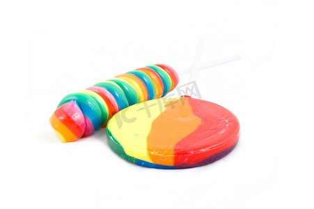 彩虹上的儿童摄影照片_孤立在白色背景上的棒棒糖