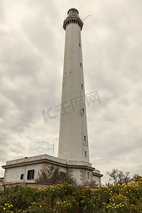巴里的蓬塔圣卡塔尔多灯塔