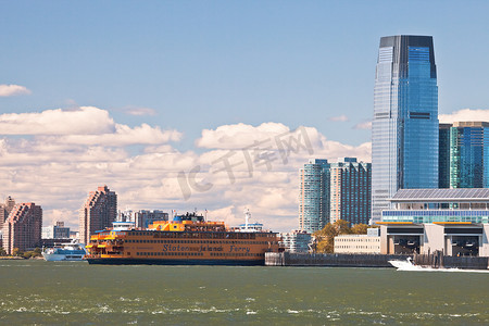 纽约 — 9 月 23 日：巨大的史泰登岛渡轮