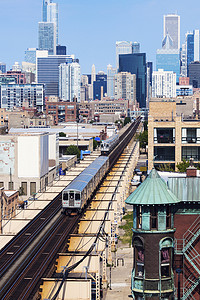 L火车开往芝加哥市中心