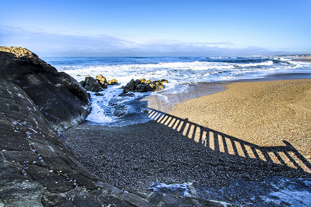 葡萄牙波尔图美丽华海滩上的勇敢大海