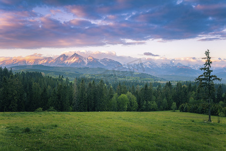 喀赞摄影照片_Belianske Tatras 全景