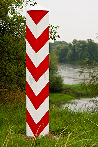 边境界碑摄影照片_波兰边境哨所