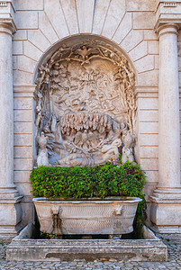 Tivoli DEste 别墅院子里的睡维纳斯喷泉
