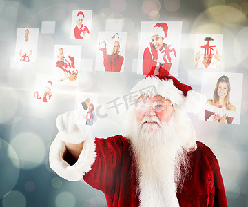 圣诞老人指向圣诞人物拼贴画的合成图像