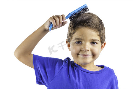 儿童刷头发