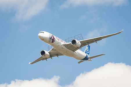 卡塔尔航空摄影照片_空中客车 A350 航班通行证