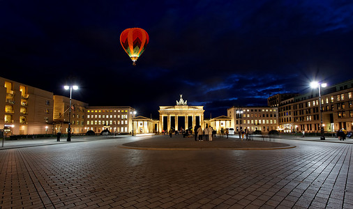 勃兰登堡门在晚上在柏林