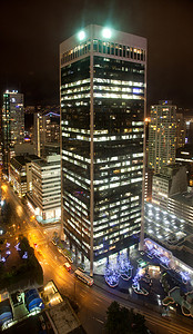 窗户夜景摄影照片_温哥华现代建筑夜景