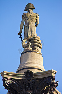 纳尔逊纪念柱上的纳尔逊海军上将雕像