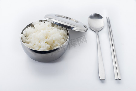 韩式蒸饭用勺子和筷子