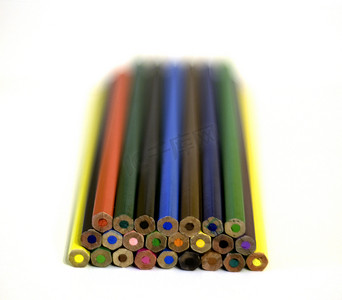 套明亮的颜色铅笔
