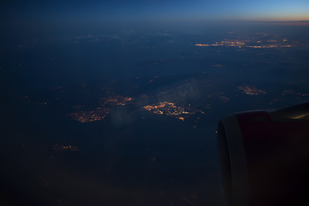 飞机外的夜景