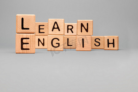 外语教育摄影照片_教育学习英文字母积木玩具立方体。