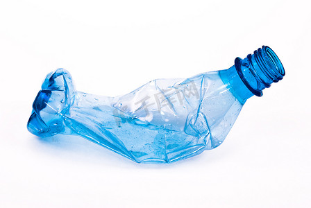 压扁的塑料瓶