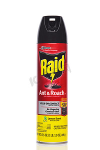 加利福尼亚州尔湾市 - 2019 年 10 月 4 日：SC Johnson 的 Raid Ant 和 Roach 杀虫剂气雾罐。