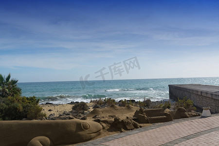 熊猫人沙雕素材摄影照片_大加那利岛，沙滩上的沙雕