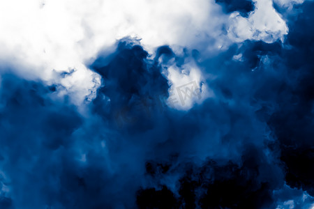 简约的蓝色多云背景作为抽象背景，最小值