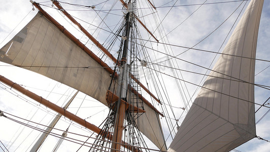 美国加利福尼亚州圣地亚哥 — 2020 年 1 月 30 日：复古帆船印度之星，海事博物馆的全木桅杆。