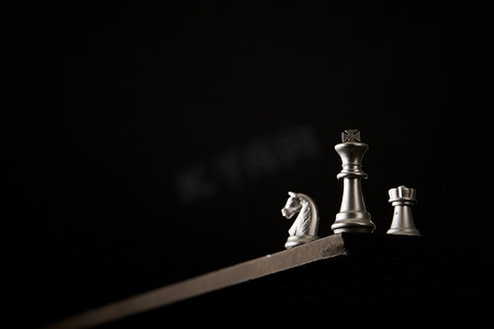 王者貂蝉摄影照片_国际象棋的王者在上