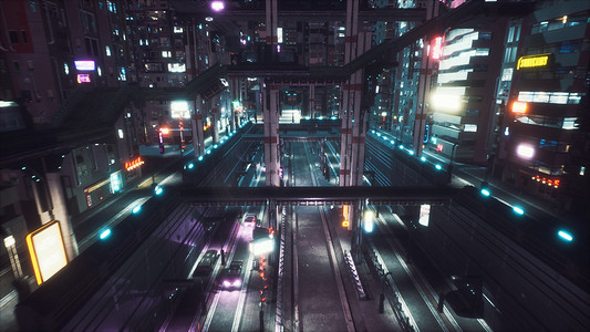 夜间未来派火车站和高速公路与过往汽车的视图。