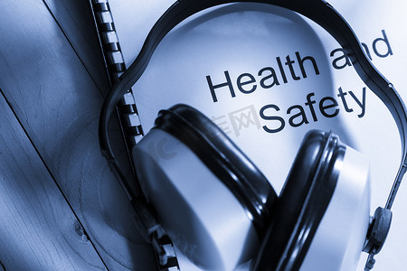 带耳机的健康和安全登记册