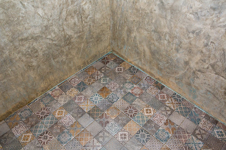 浴室的瓷砖地板