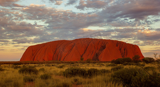 乌鲁鲁日落，艾尔斯岩，澳大利亚红土中心，澳大利亚