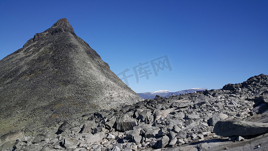 jotunheimen摄影照片_在 Jotunheimen 国家公园的岩石峰顶