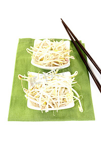 新鲜绿豆芽用筷子