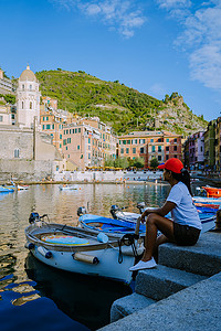 意大利五渔村 Vernazza 风景如画的沿海村庄。