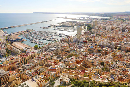 西班牙地中海阿利坎特美丽的城市景观